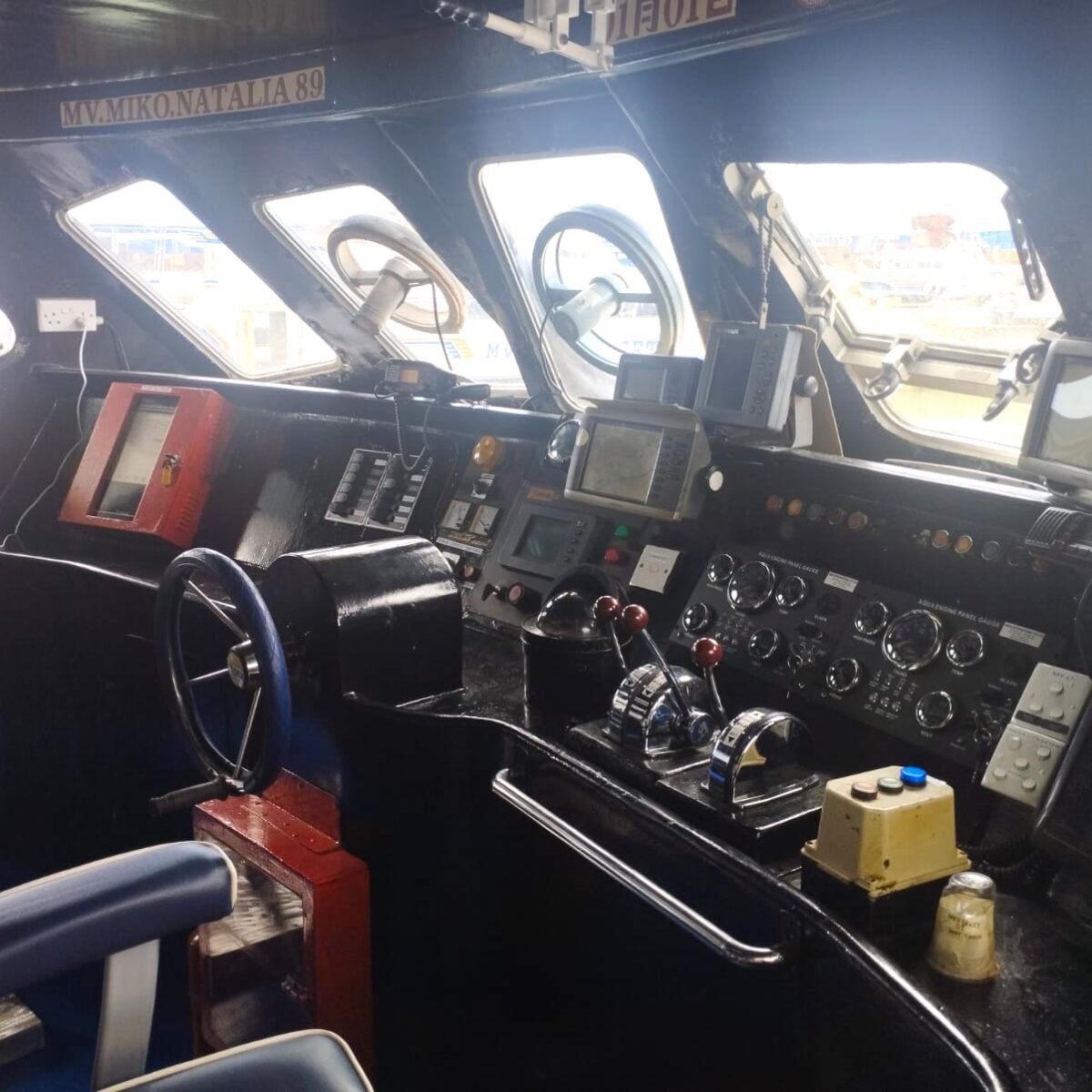 marina-control-room Niko Natalia 89 Control Room